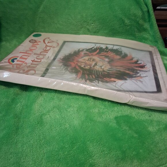 Vintage Rainbow Lion Stitchery Kit 1978 SEALED Embroidery Kit - Picture 2 of 10